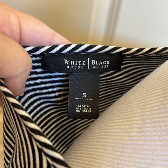 White House Black Market top - Picture 4 of 9